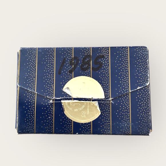 Christmas Eve at the Farmhouse 1985 Bing & Grondahl Porcelain Ornament Drop - Picture 4 of 6